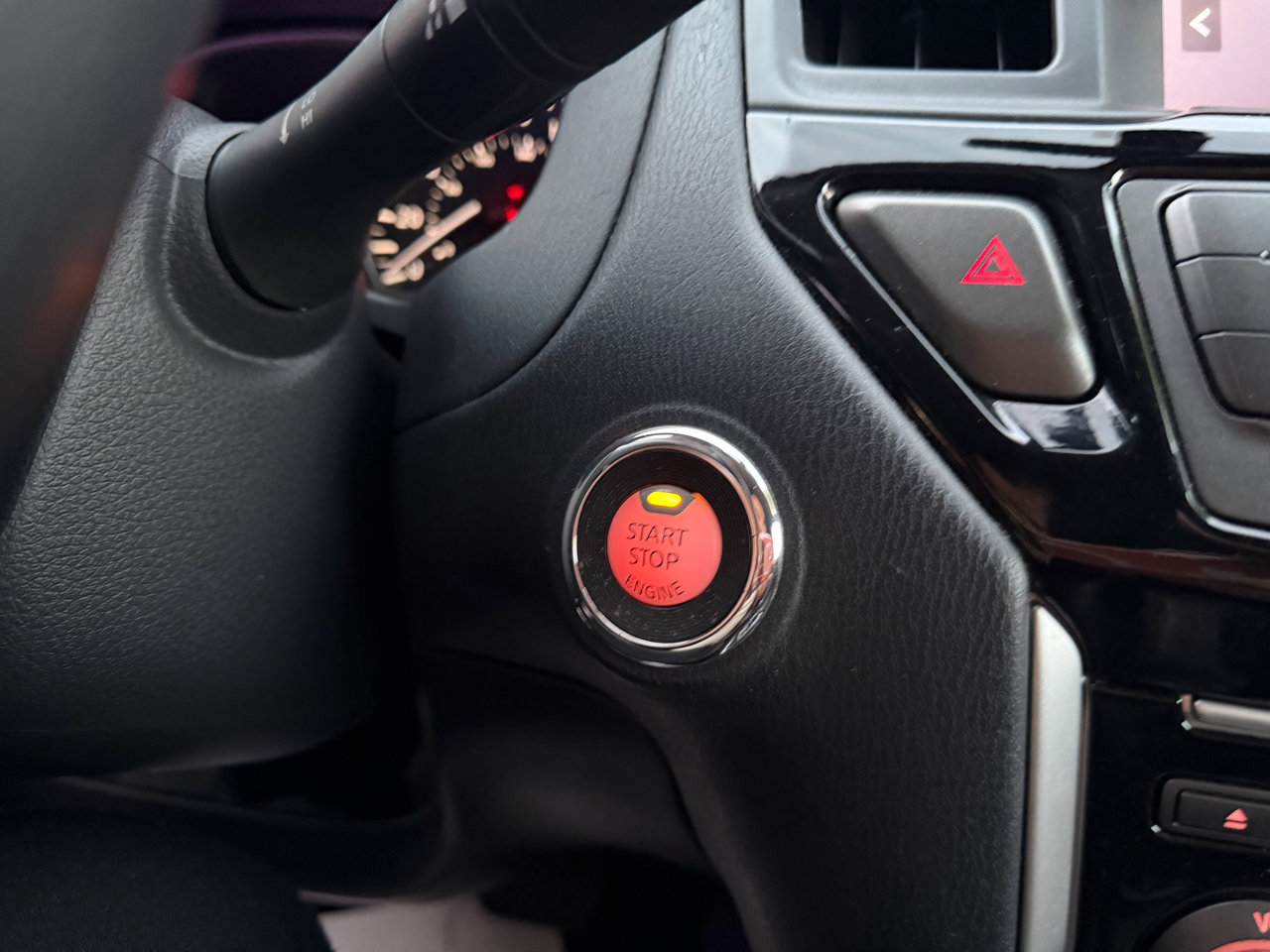 Used 2020 Nissan Pathfinder SV w/ Cargo Package image 23