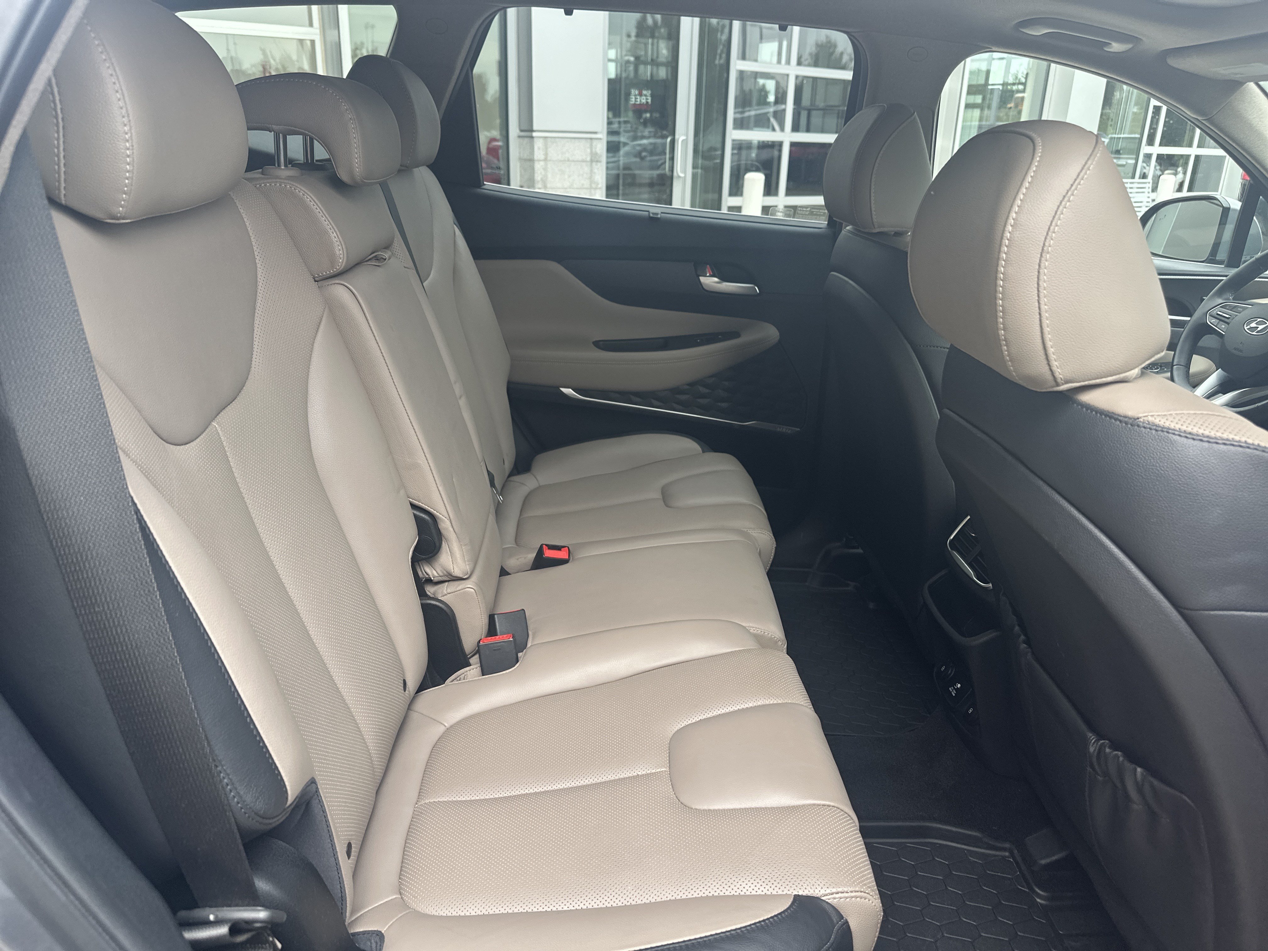 Used 2019 Hyundai Santa Fe AWD image 30