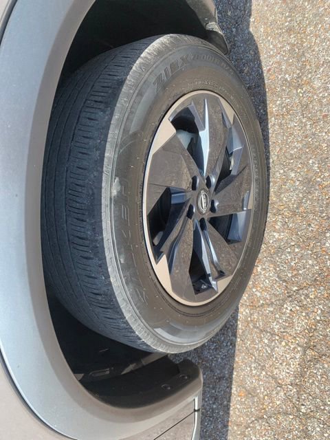 Used 2025 Nissan Rogue SV image 9