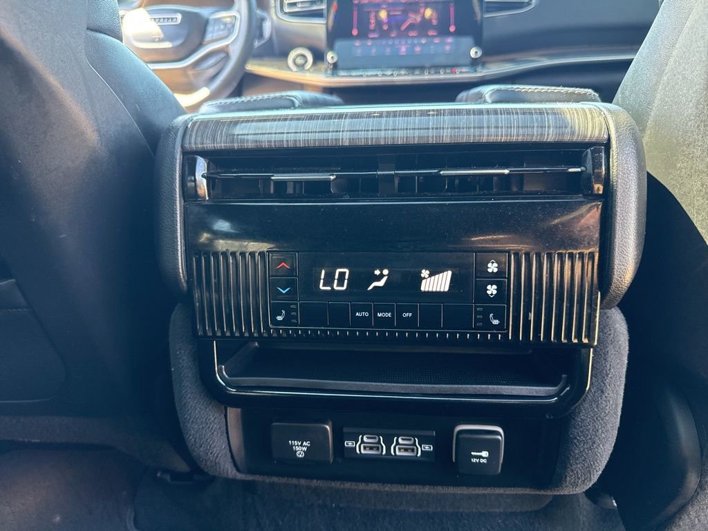 Certified 2022 Jeep Wagoneer Series II w/ Convenience Group I image 12
