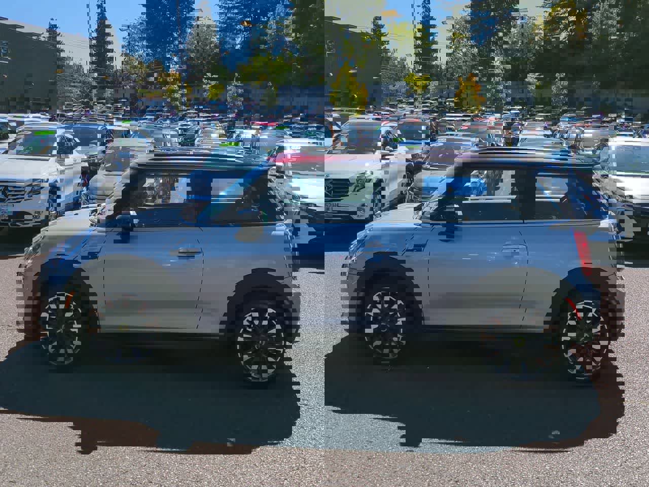 Certified 2024 MINI Cooper SE image 3