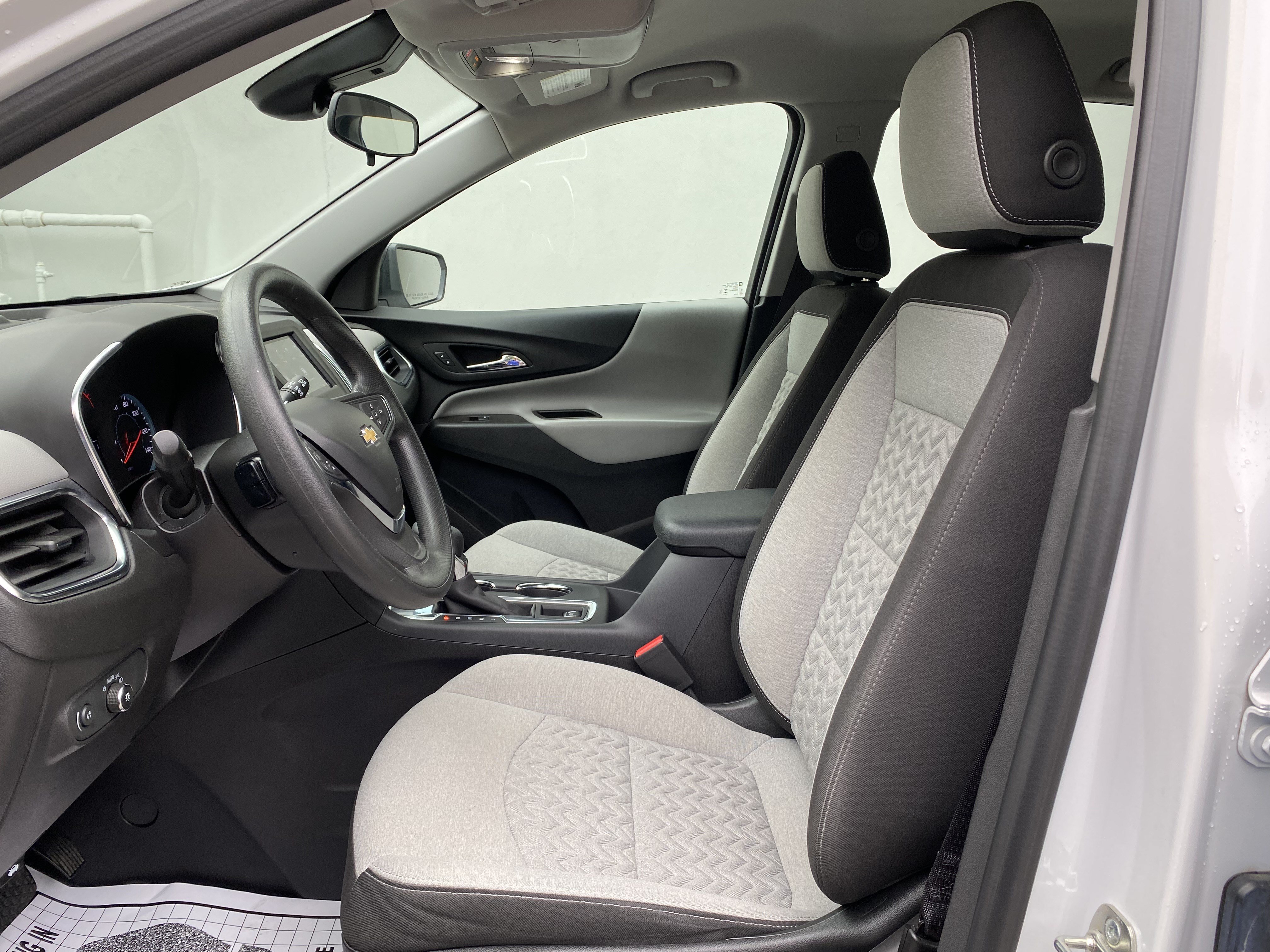 Used 2024 Chevrolet Equinox LS FWD image 16