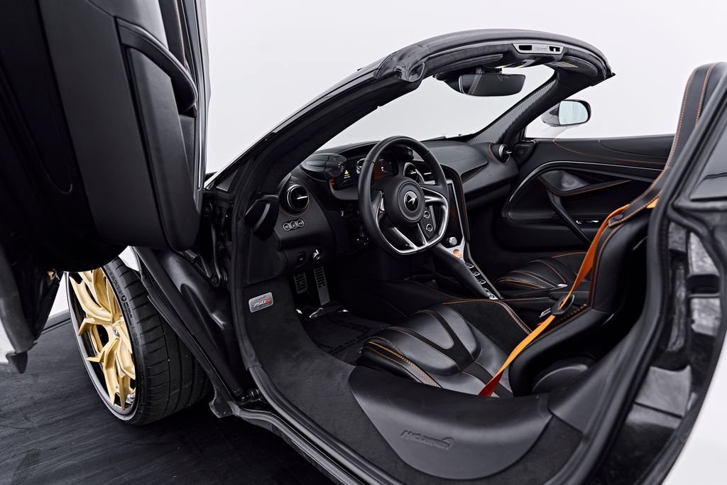 Used 2025 McLaren 750S Spider RWD image 44
