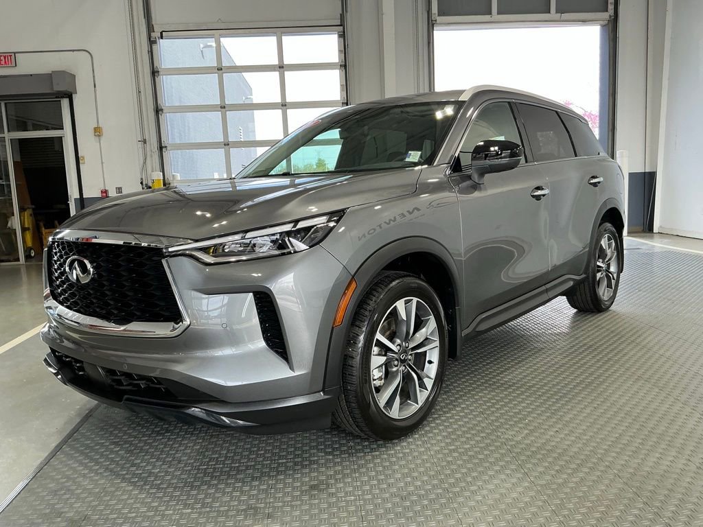Used 2025 INFINITI QX60 Luxe w/ Vision Package image 2