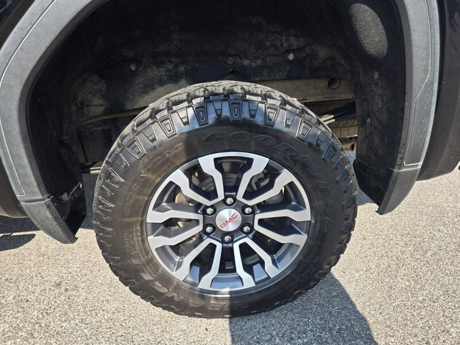 Used 2022 GMC Sierra 1500 AT4 w/ AT4 Premium Package AWD/4WD image 7