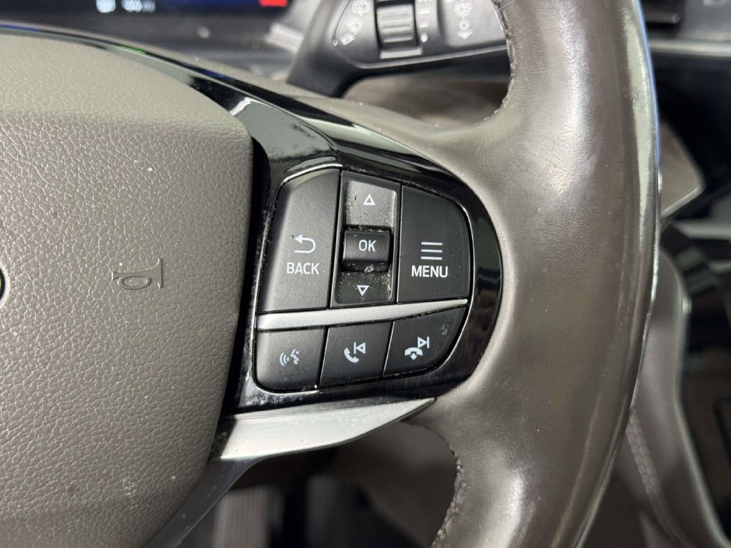 Used 2022 Ford Explorer Platinum w/ Technology Package AWD/4WD image 22