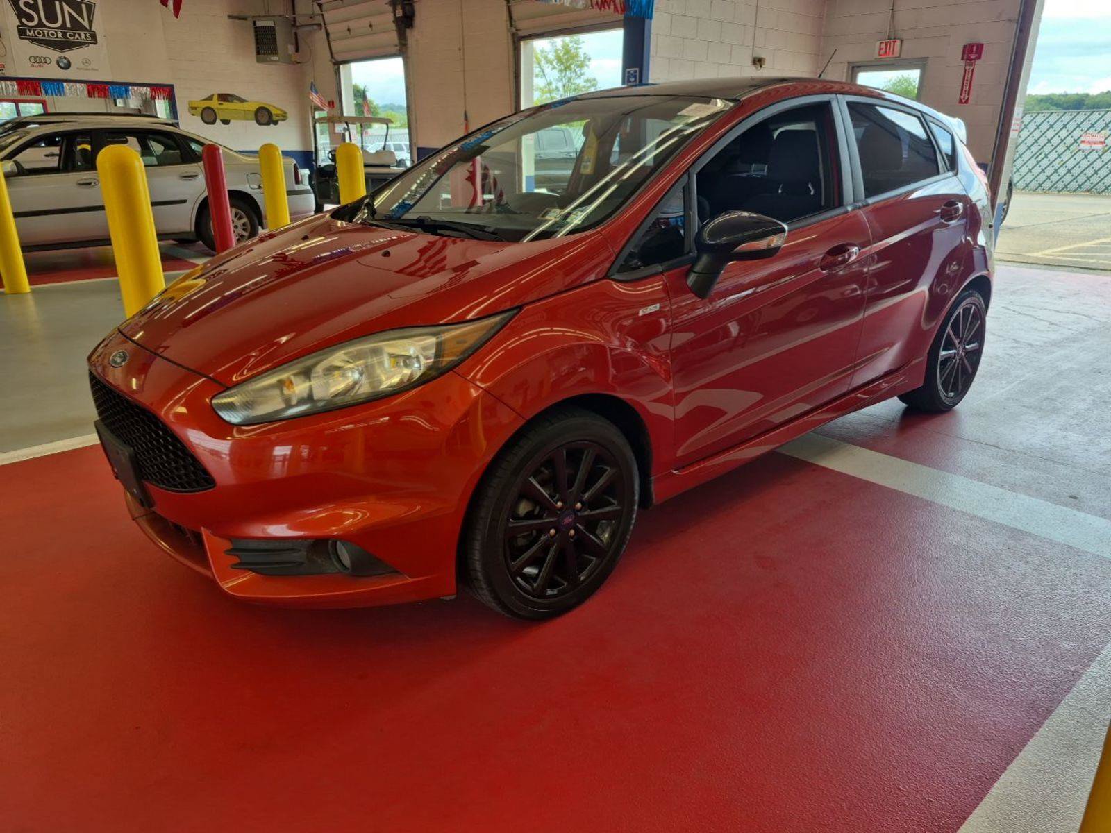 Used 2019 Ford Fiesta ST-Line w/ ST Line Cold Weather Package FWD image 2