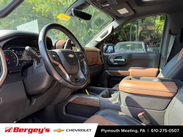 Used 2021 Chevrolet Silverado 1500 High Country w/ Technology Package AWD/4WD image 3