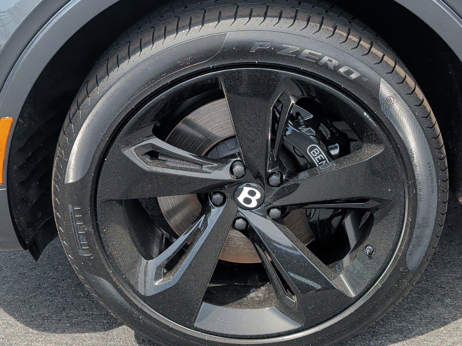 Used 2022 Bentley Bentayga AWD/4WD image 6