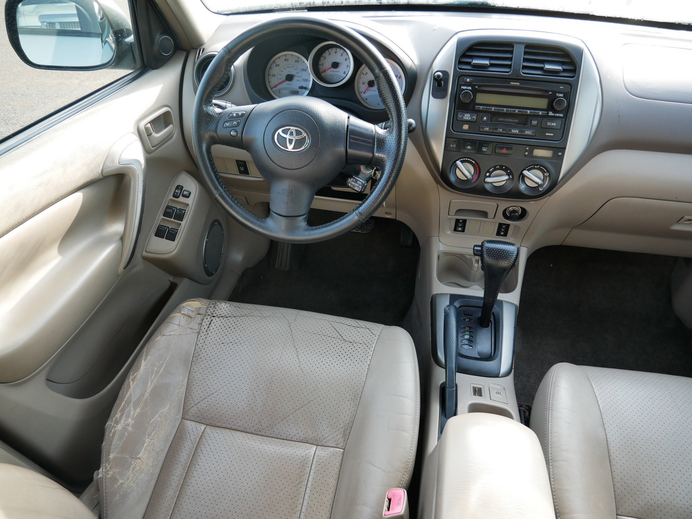 Used 2004 Toyota RAV4 4WD image 9