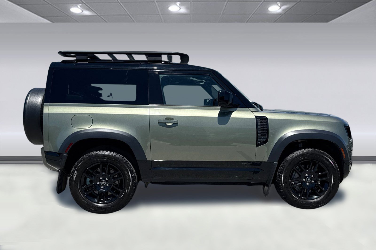 Used 2021 Land Rover Defender 90 X-Dynamic S AWD/4WD image 7