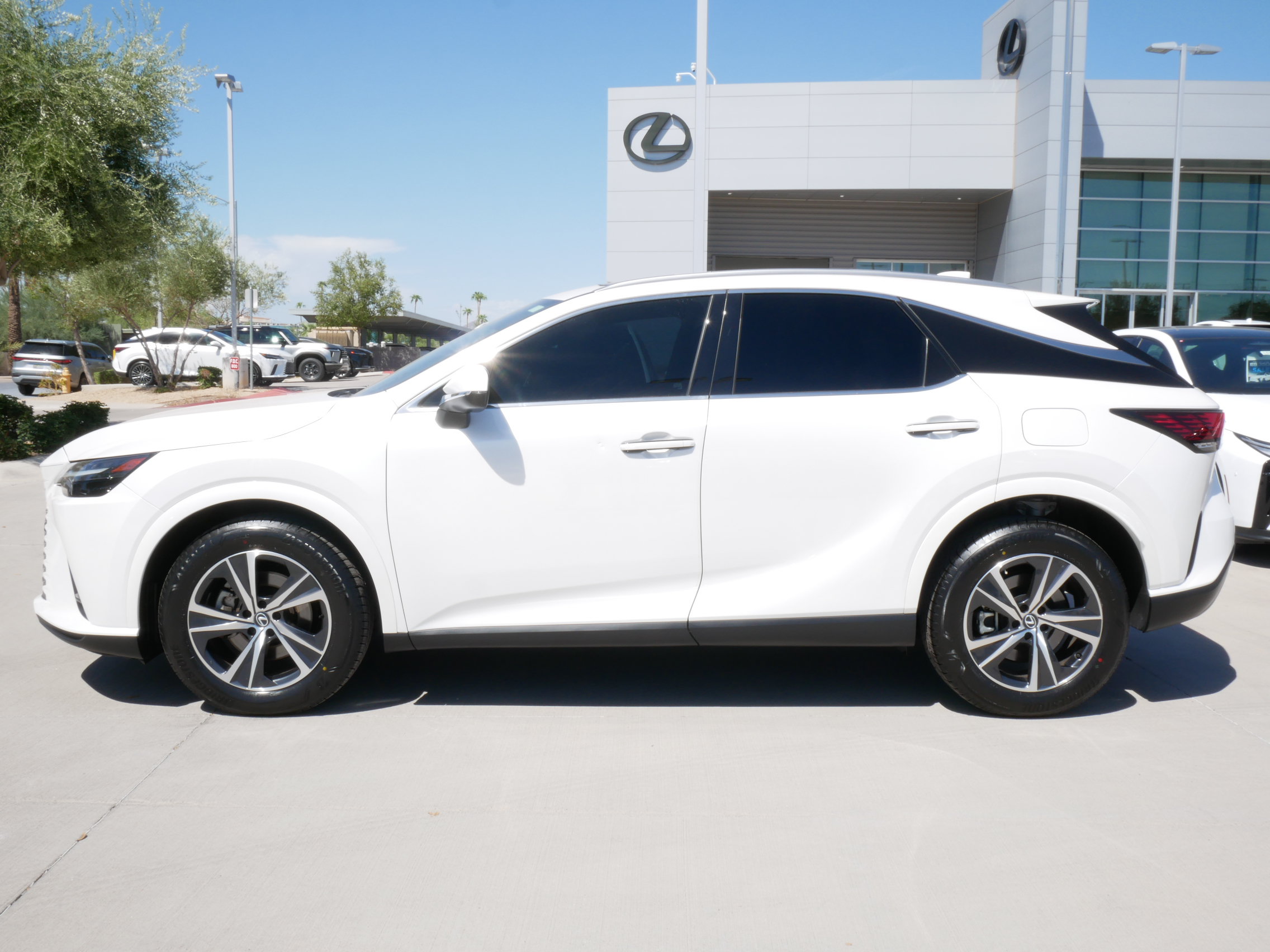 Used 2023 Lexus RX 350 FWD w/ Cold Area Package image 3