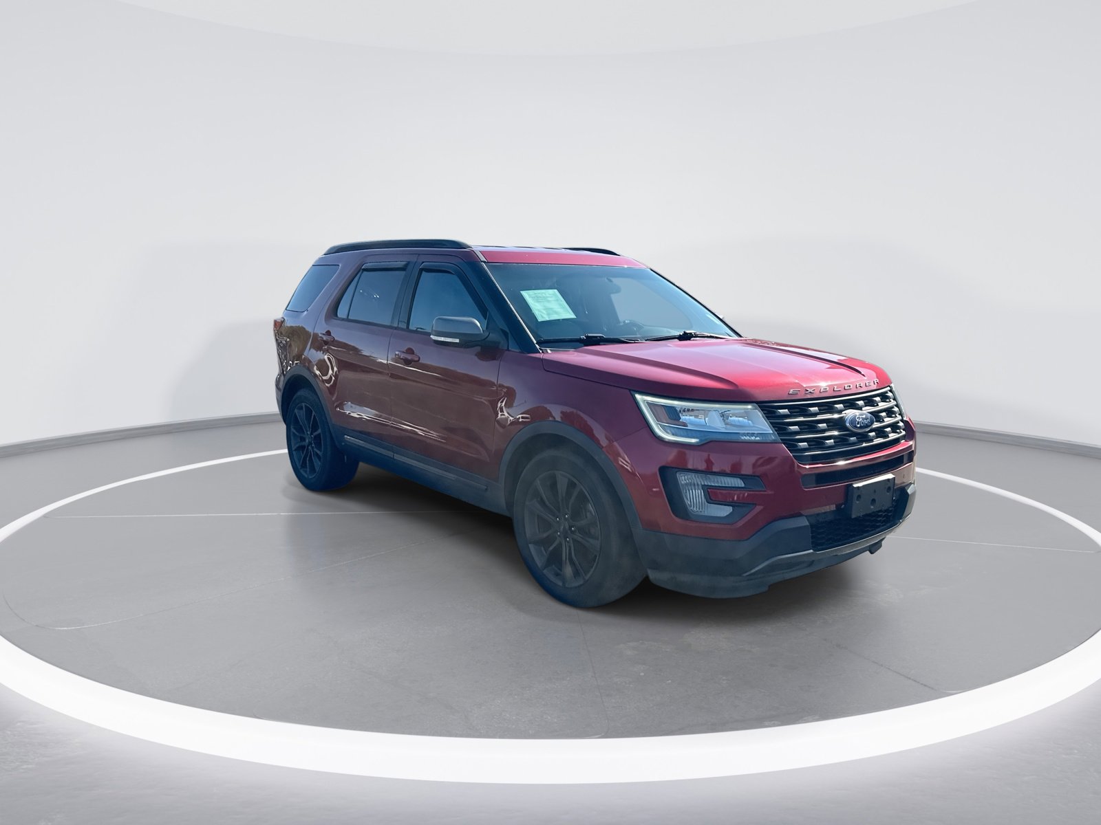 Used 2017 Ford Explorer XLT w/ Equipment Group 202A FWD video 2