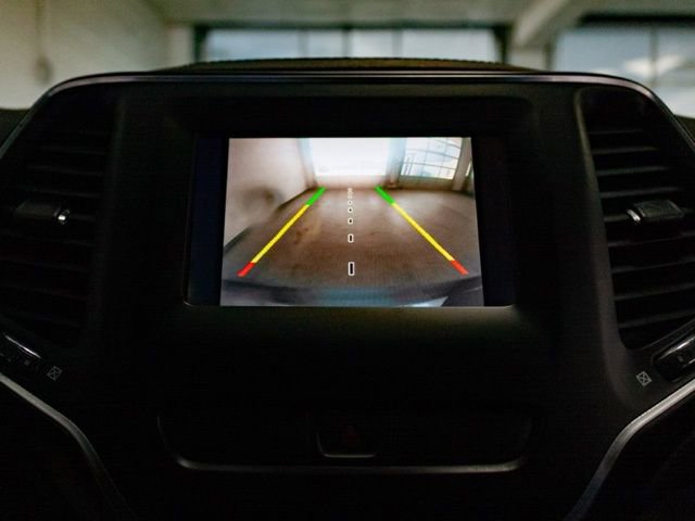 Used 2020 Jeep Cherokee Latitude image 14