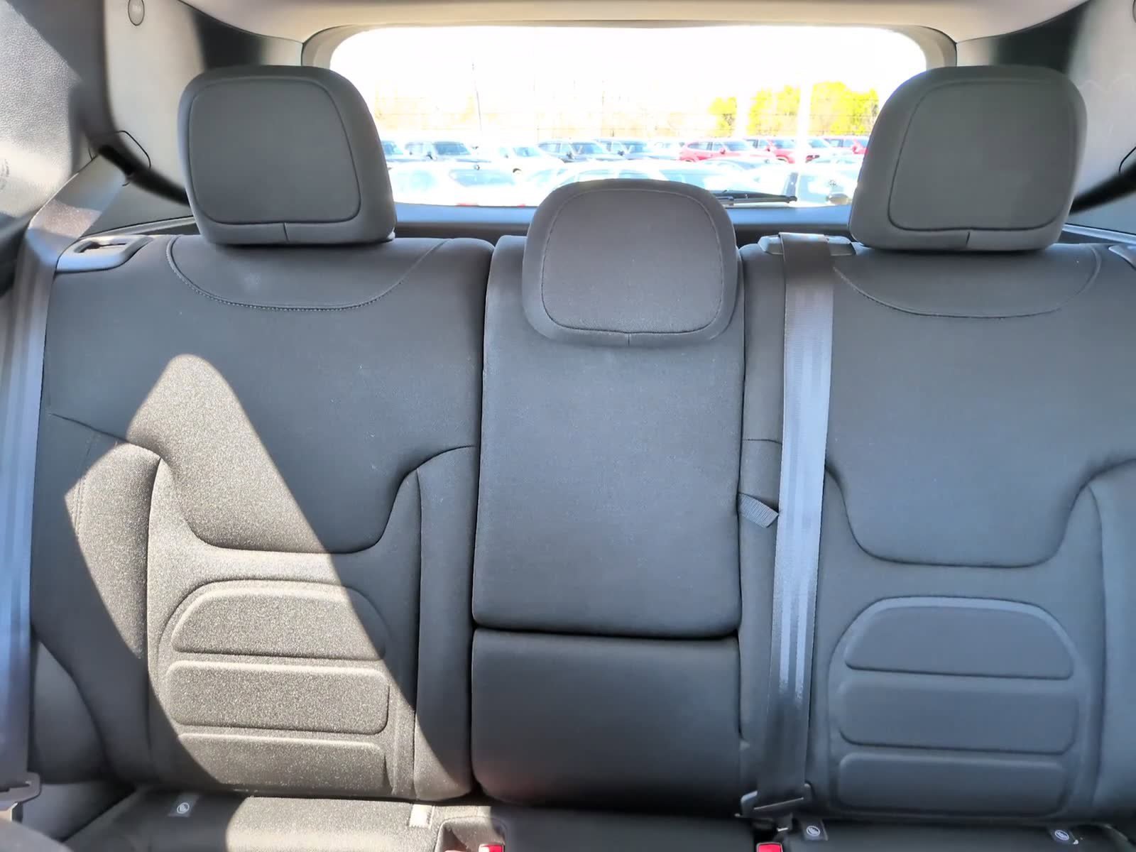 Used 2022 Jeep Renegade Latitude w/ Convenience Group AWD/4WD image 24