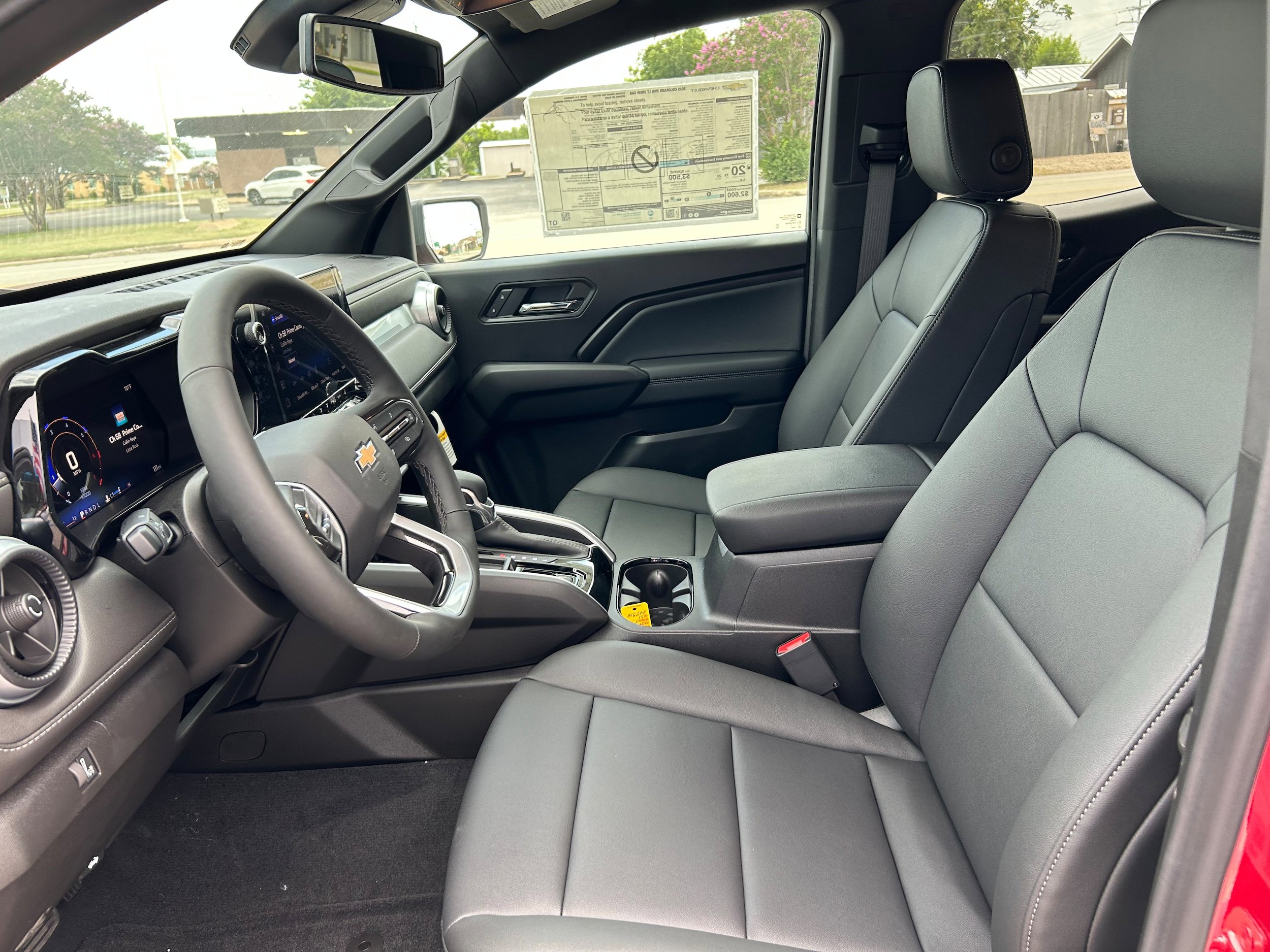New 2025 Chevrolet Colorado LT w/ LT Convenience Package image 10