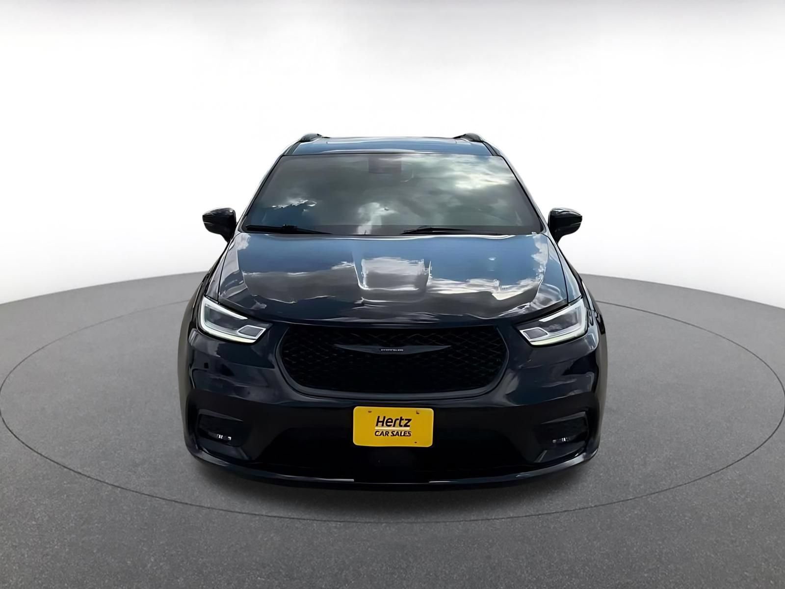 Used 2025 Chrysler Pacifica Limited FWD image 6