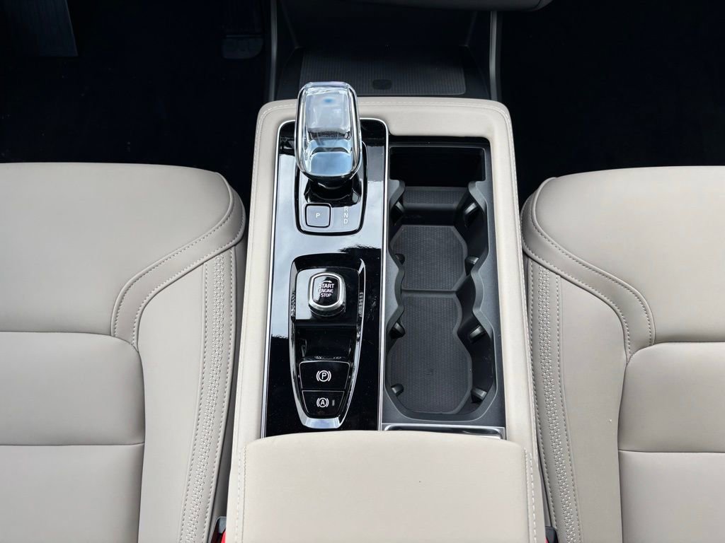 New 2026 Volvo XC90 B6 Core w/ Protection Package AWD/4WD image 13