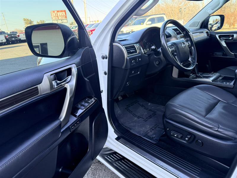Used 2015 Lexus GX 460 4WD w/NAVIGATION SYSTEM & SUNR image 26