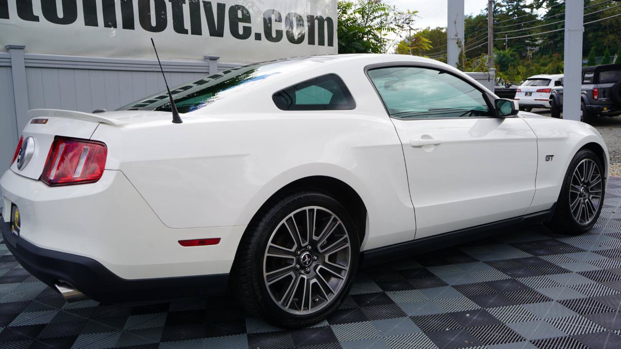 Used 2010 Ford Mustang GT RWD image 7