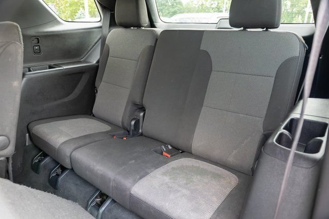 Used 2023 Chevrolet Traverse LT FWD image 11
