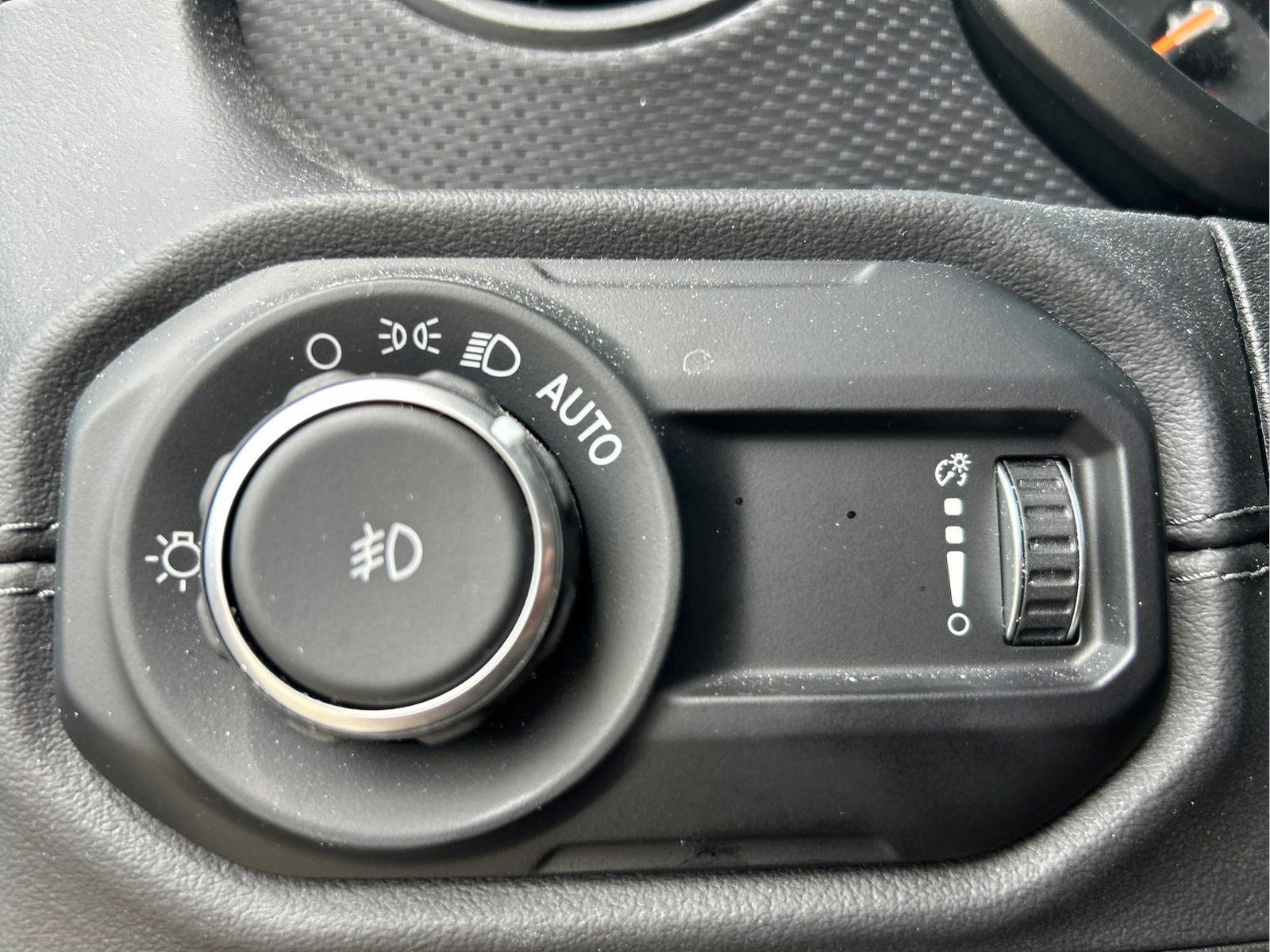 Used 2024 Jeep Wrangler Unlimited Rubicon AWD/4WD image 25