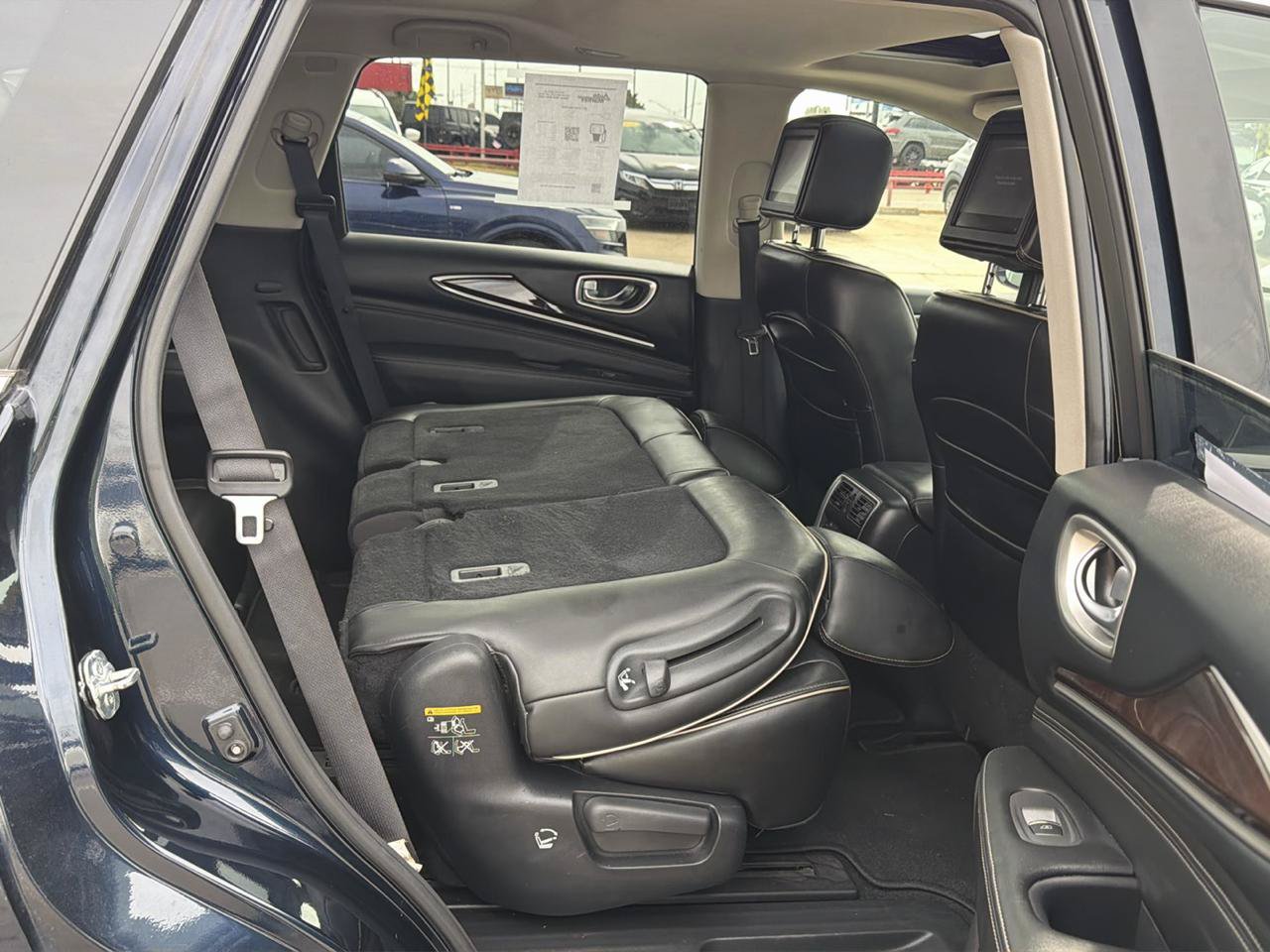 Used 2017 INFINITI QX60 Luxe w/ Deluxe Technology Package AWD/4WD image 35