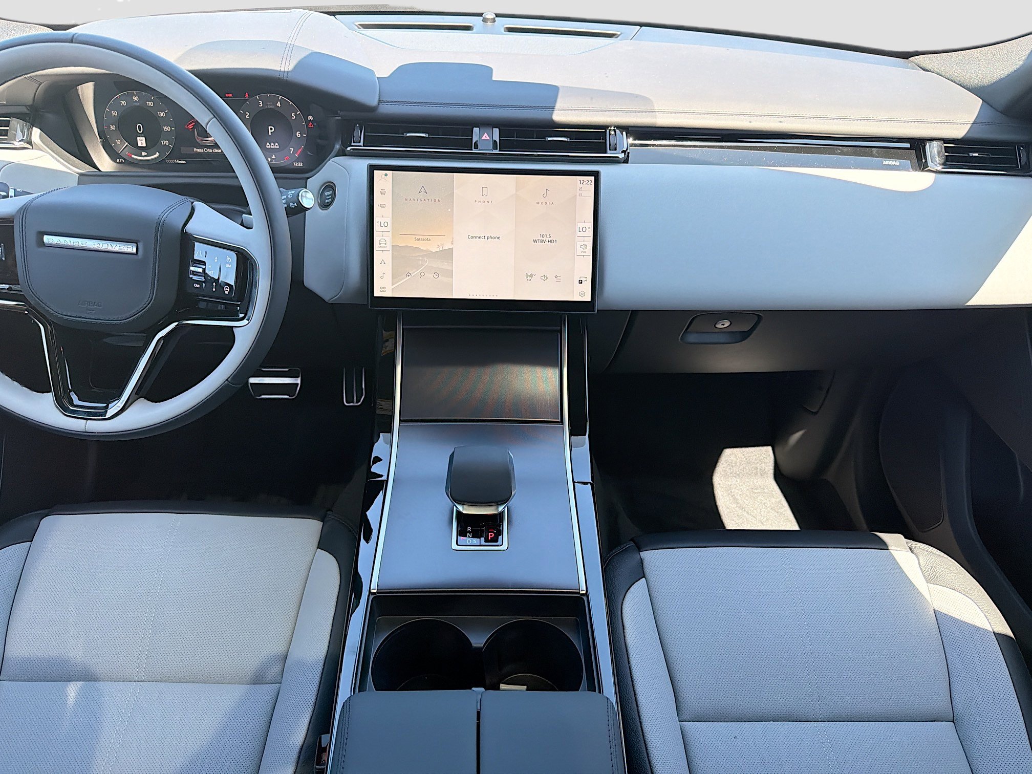 New 2026 Land Rover Range Rover Velar Dynamic SE image 19