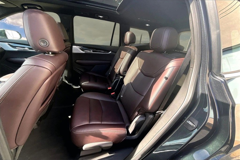 Used 2022 Cadillac XT6 Premium Luxury w/ Technology Package image 22