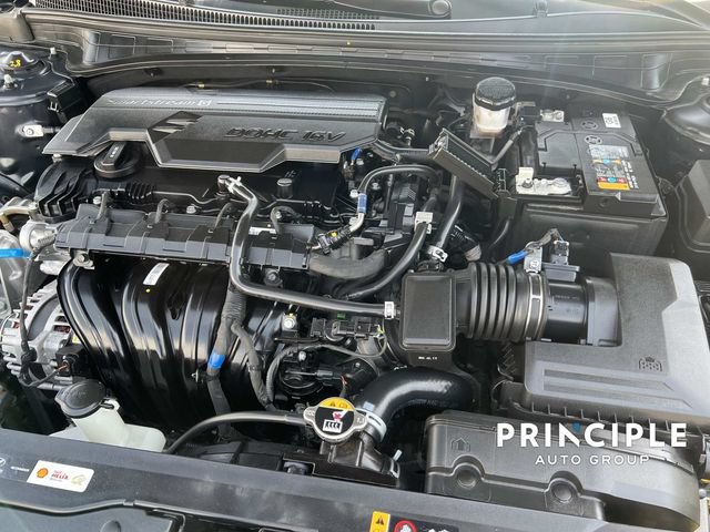 Used 2025 Hyundai Elantra Limited FWD image 31