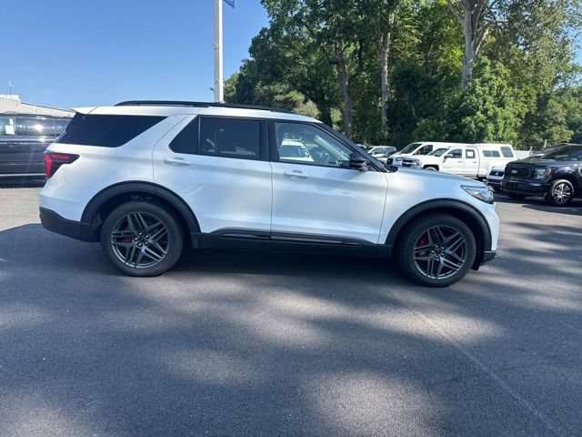 Certified 2025 Ford Explorer ST AWD/4WD image 11