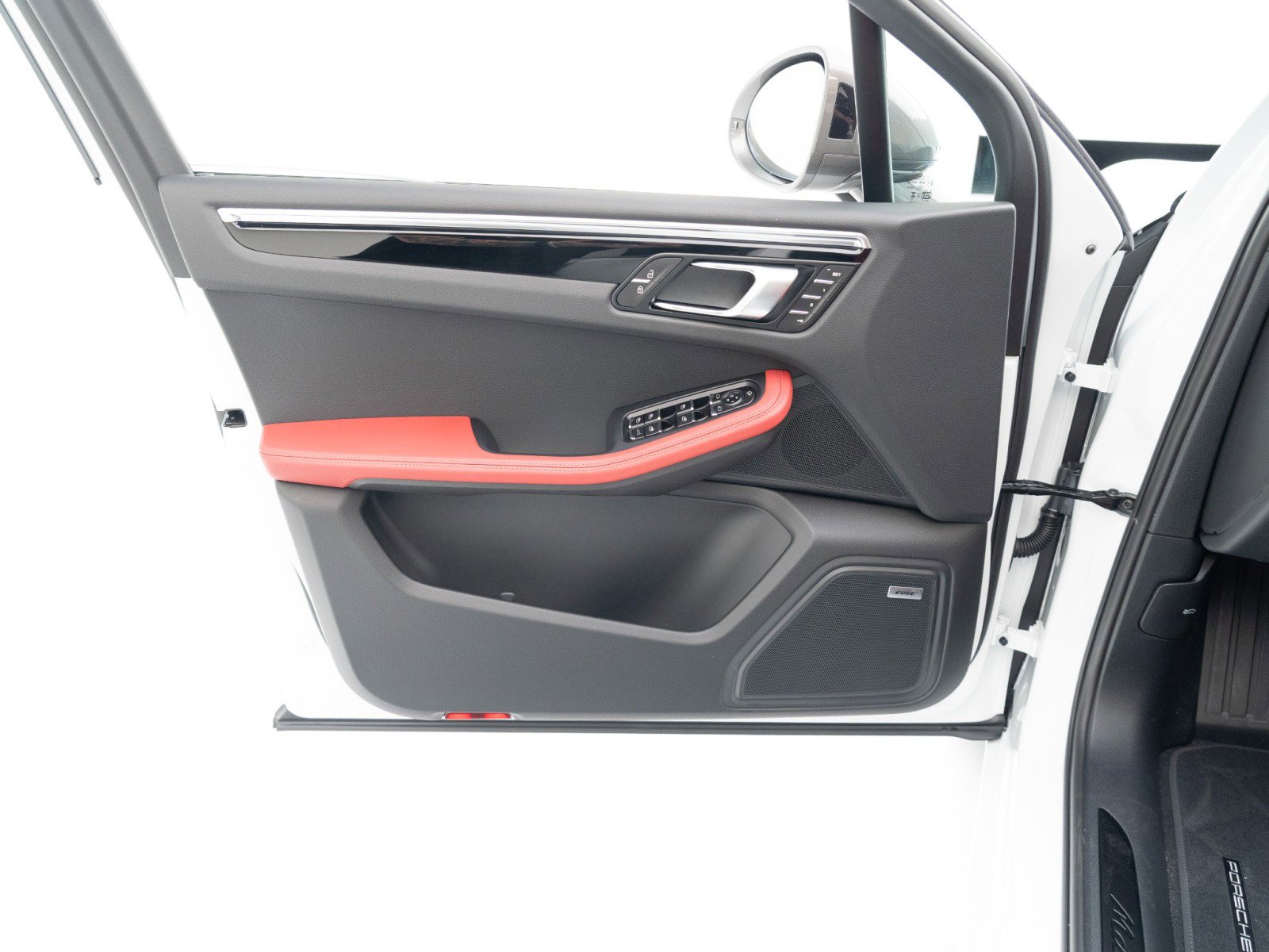 New 2026 Porsche Macan image 22