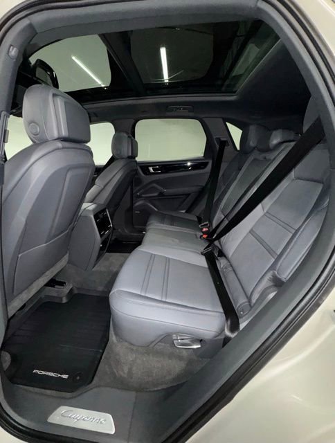 Used 2021 Porsche Cayenne image 11