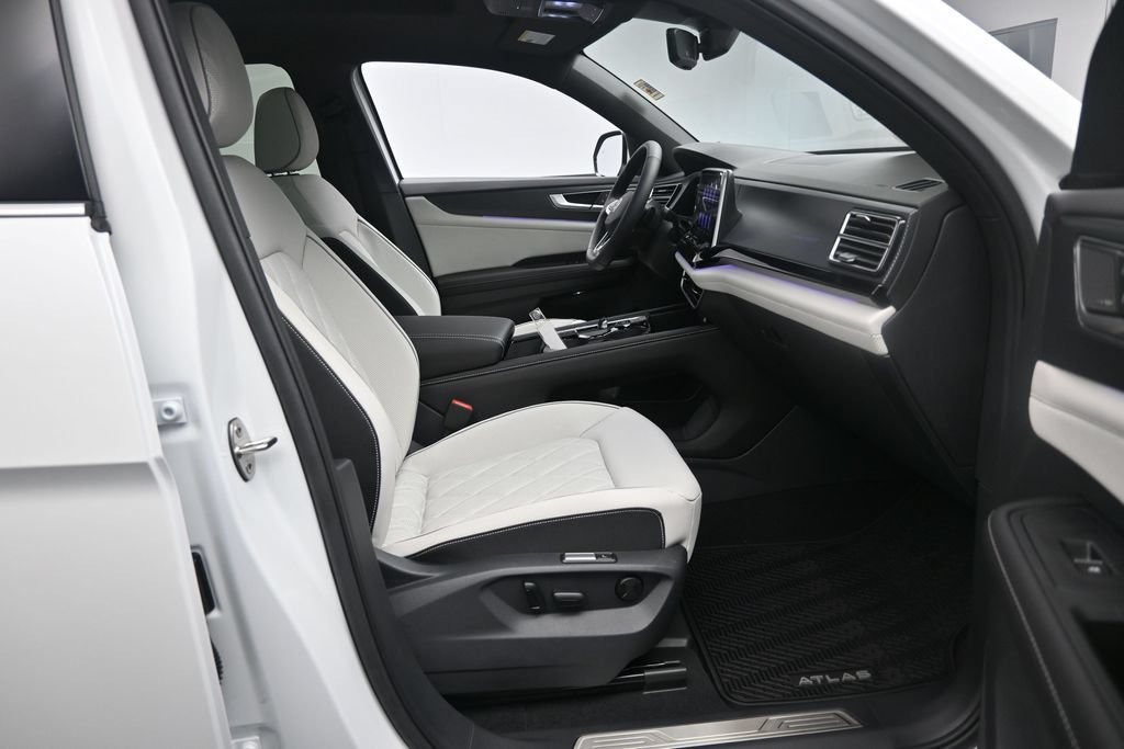 New 2026 Volkswagen Atlas Cross Sport SEL Premium R-Line AWD/4WD image 31