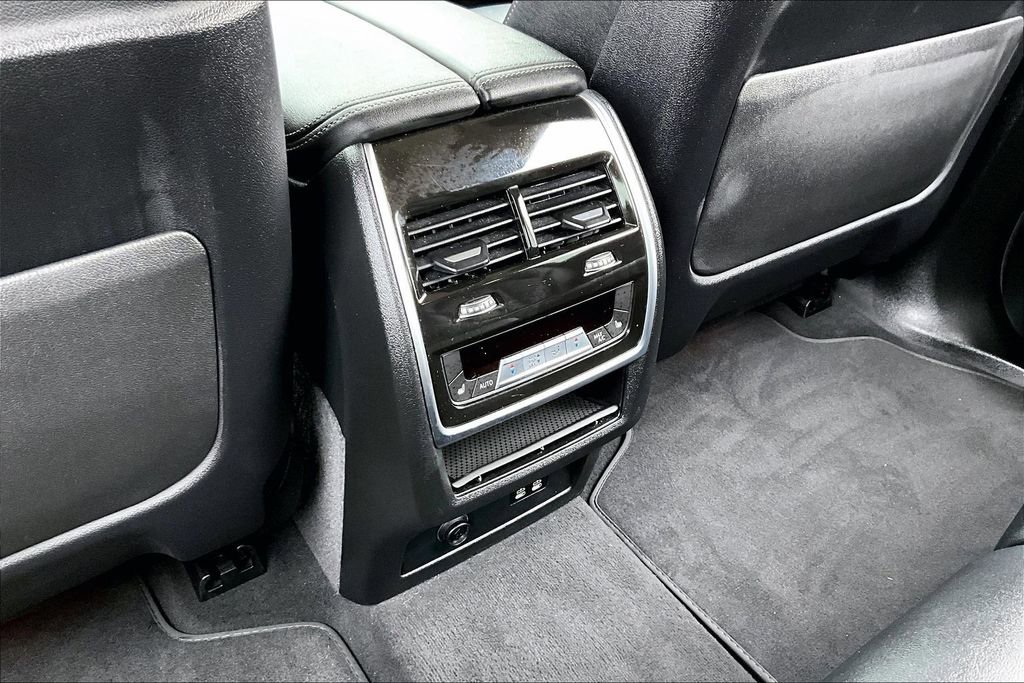 Used 2024 BMW X7 xDrive40i image 31