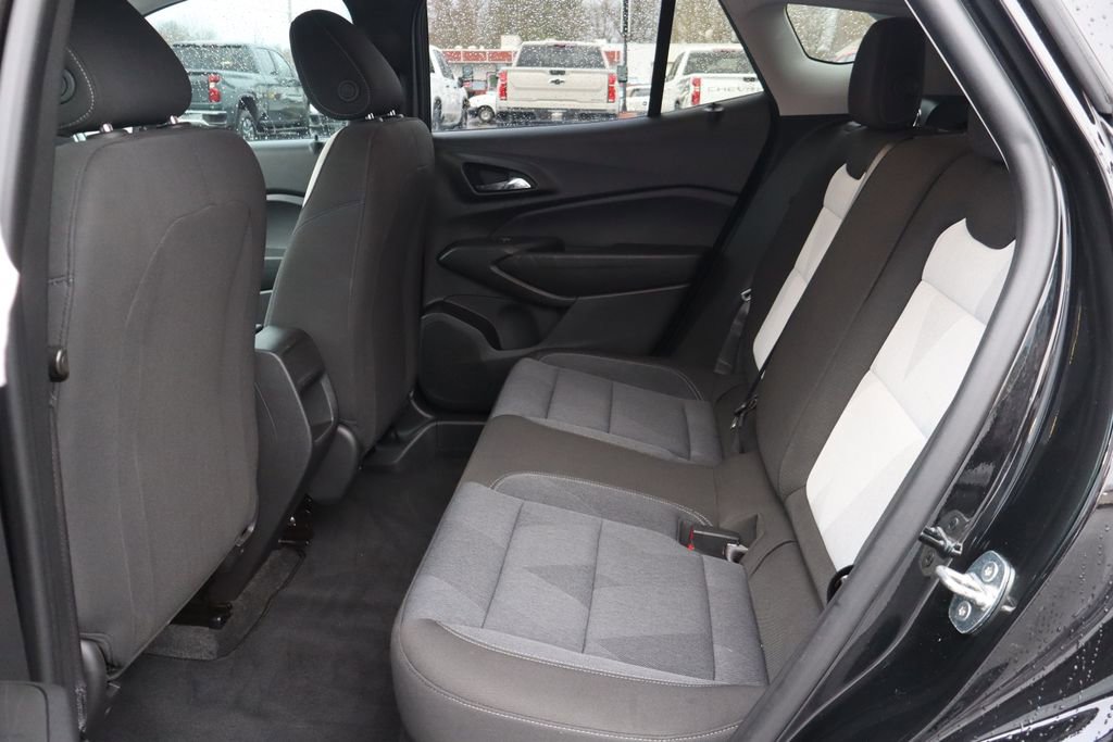 Used 2024 Chevrolet Trax LS w/ LS Convenience Package image 19