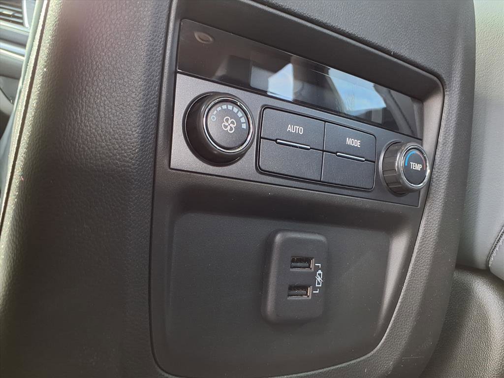 Used 2023 Buick Enclave Essence image 25