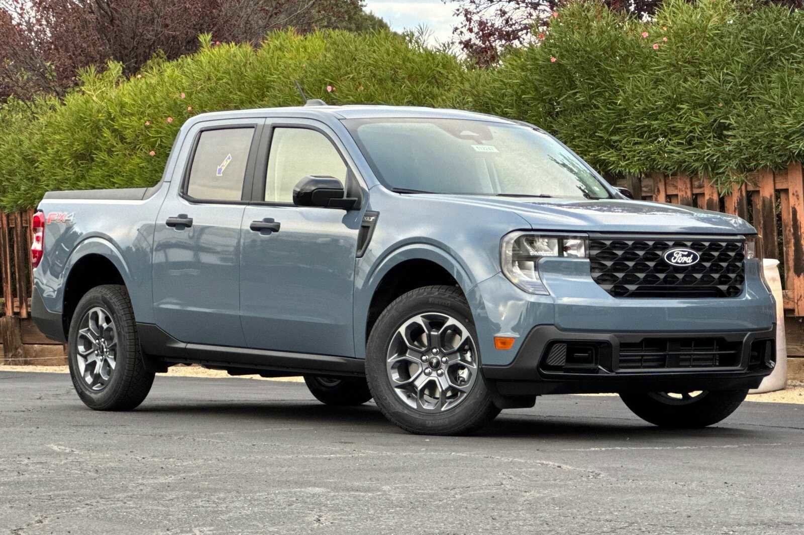 New 2025 Ford Maverick XLT w/ XLT Luxury Package AWD/4WD image 9