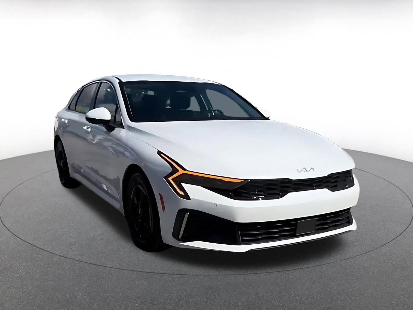 Used 2025 Kia K5 LXS FWD image 2
