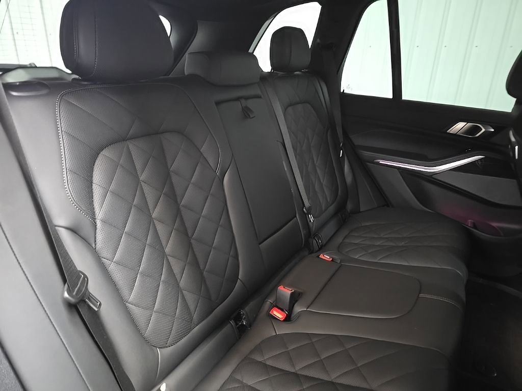 Used 2025 BMW X5 xDrive40i w/ Premium Package image 17