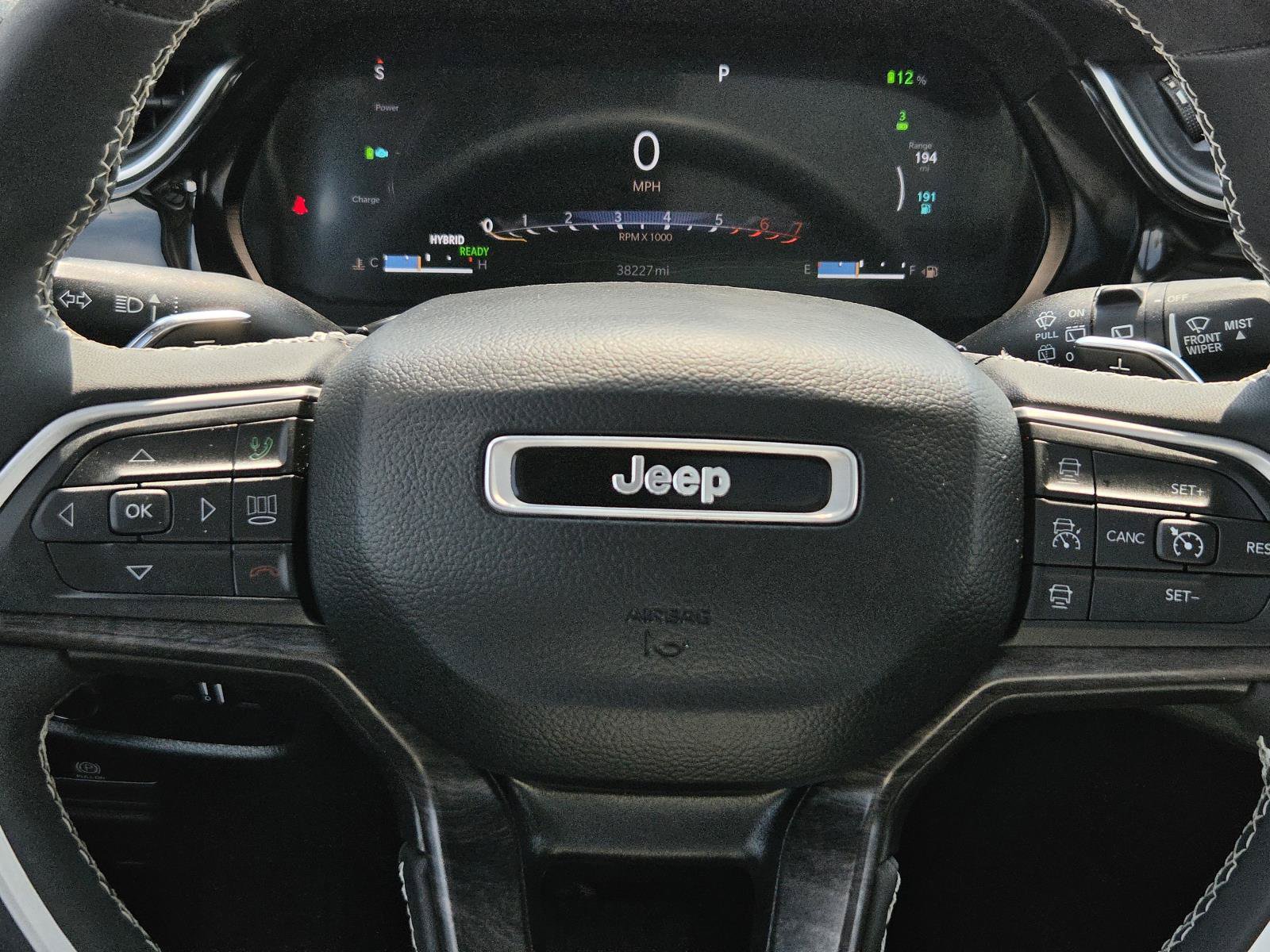 Used 2023 Jeep Grand Cherokee 4WD 4xe w/ Luxury Tech Group II image 31