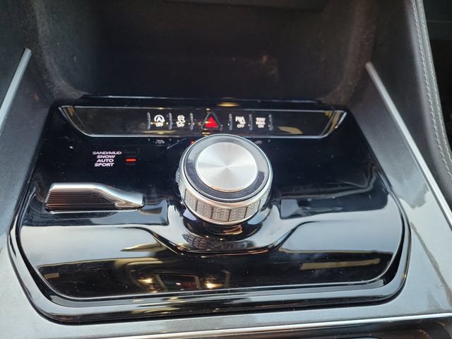 Used 2024 Jeep Wagoneer L 4WD image 34