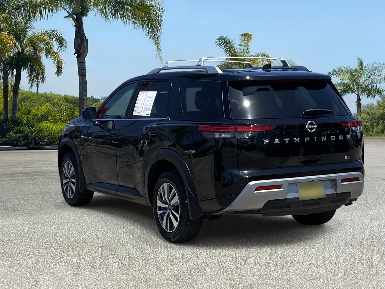 Certified 2024 Nissan Pathfinder SL FWD image 3