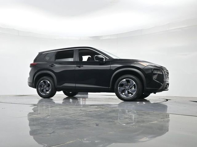 Used 2025 Nissan Rogue SV image 32