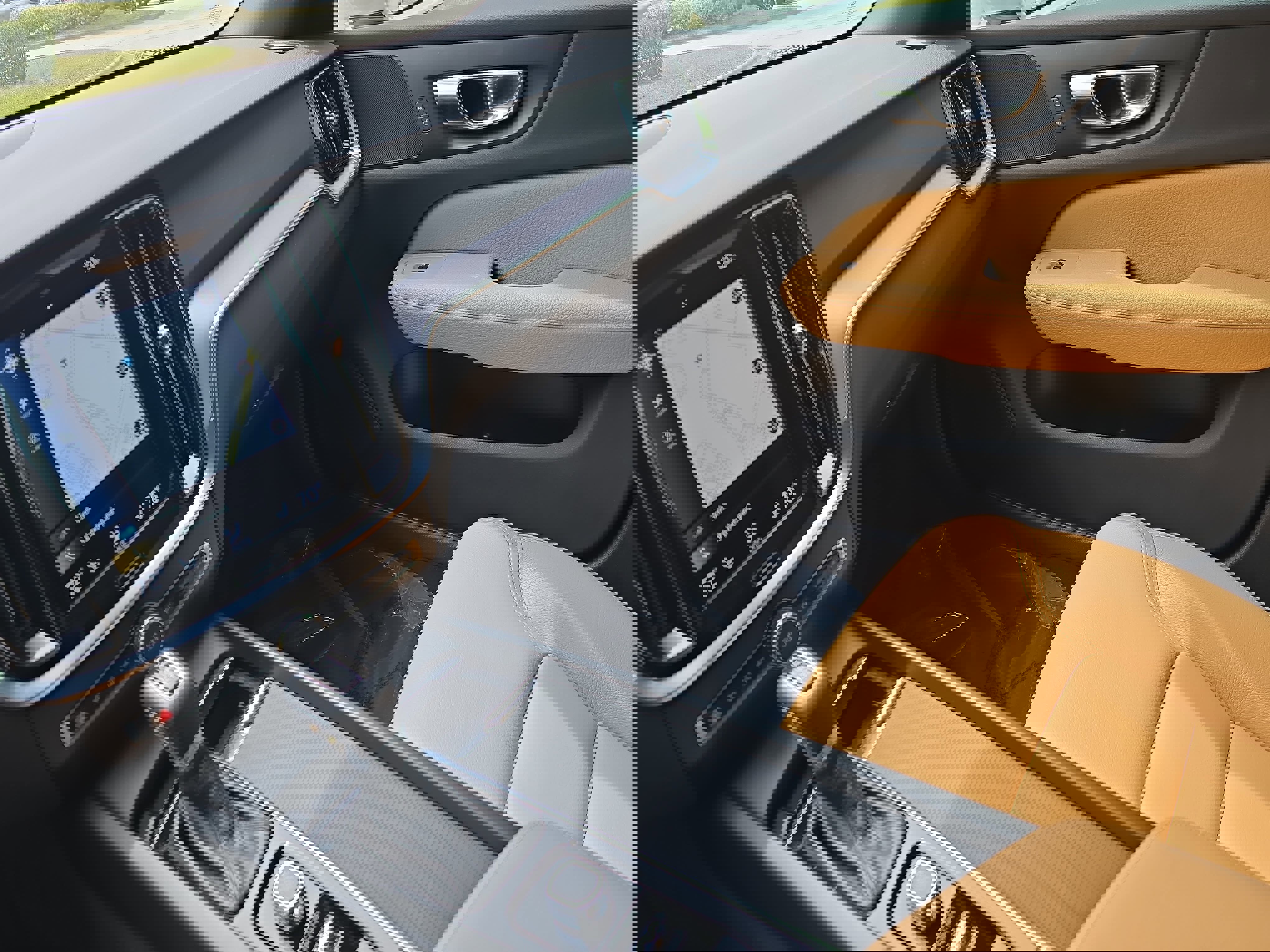 Used 2020 Volvo V60 T5 Cross Country w/ Protection Package Premier image 24