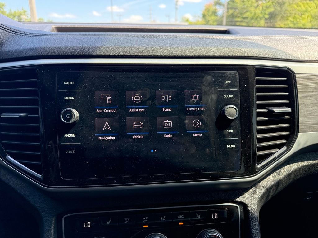 Certified 2023 Volkswagen Atlas Cross Sport SE w/ Black Wheel Package image 23