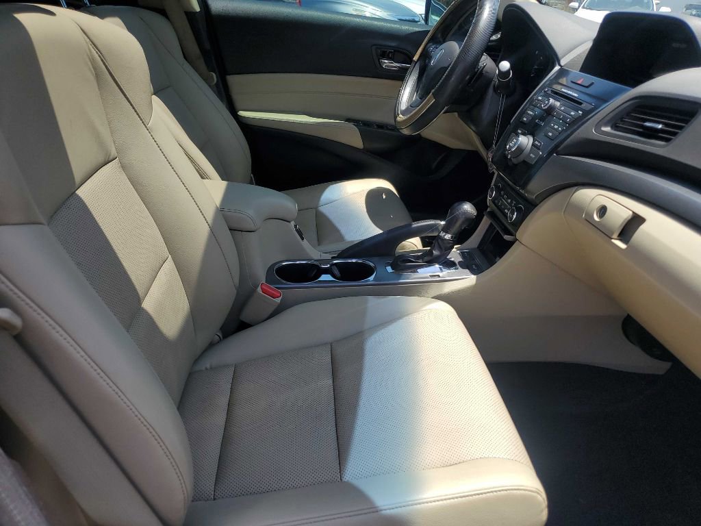 Used 2015 Acura ILX w/ Premium Package FWD image 18