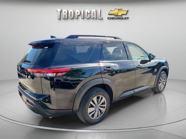 Used 2025 Nissan Pathfinder SV image 5