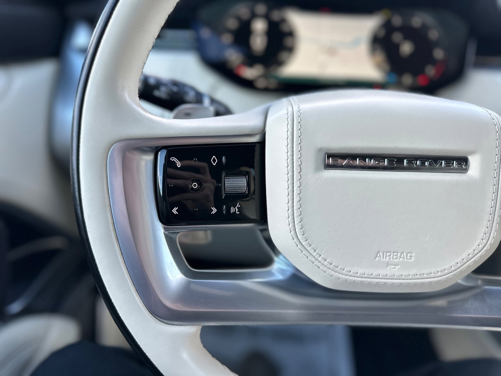 Used 2023 Land Rover Range Rover SE image 27
