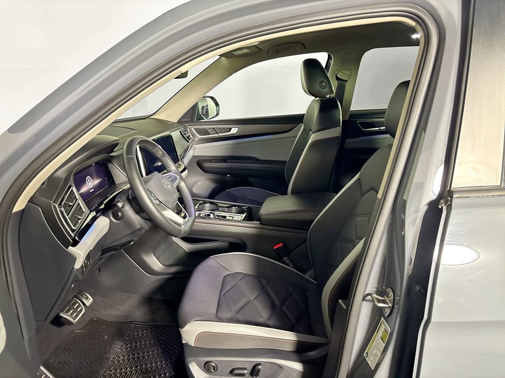 Certified 2025 Volkswagen Atlas Peak Edition SE image 11